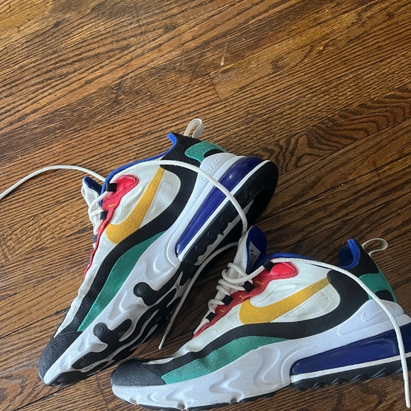 Nike - Picture 4 of 5